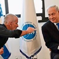 Shin Bet chief Ronen Bar (left) and Prime Minister Benjamin Netanyahu. (Kobi Gideon/ GPO)