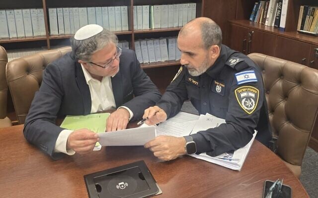 National Security Minister Itamar Ben Gvir meets with Israel Police chief Daniel Levy in the Prime Minister's Office ahead of a cabinet meeting on April 9, 2025. (Israel Police)