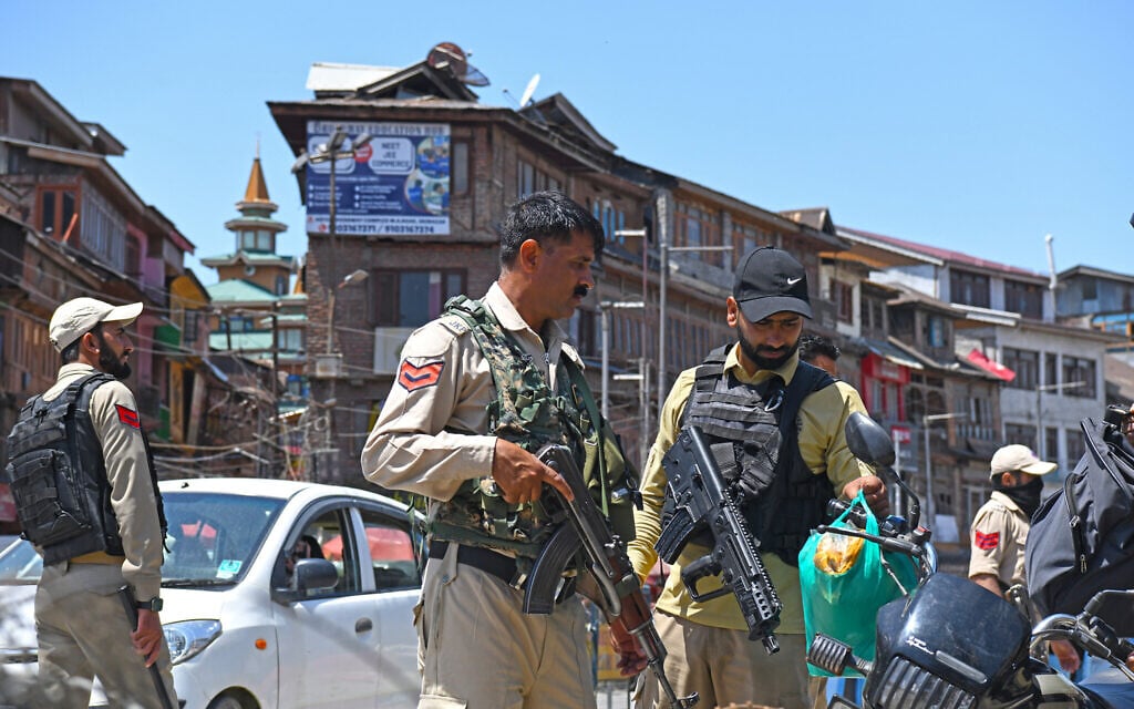 After days of heavy firefights, calm reported along India-Pakistan border
