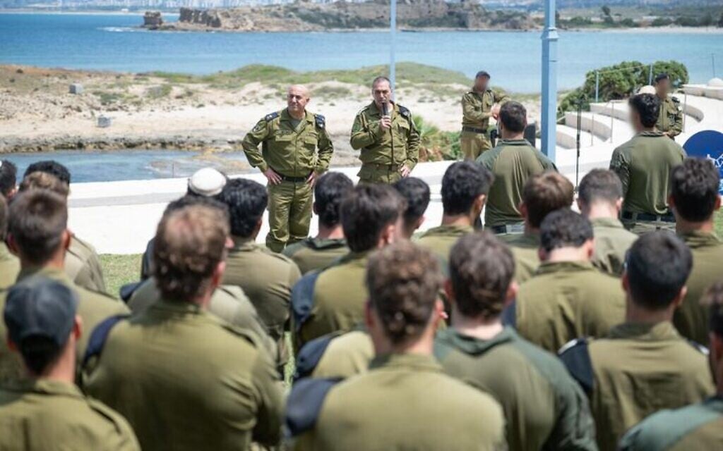 IDF Chief of Staff Lt. Gen. Eyal Zamir (right) and Navy chief Vice Adm. David Sa'ar Salama speak to commandos of Shayetet 13 at the Atlit base, May 4, 2025. (Israel Defense Forces)