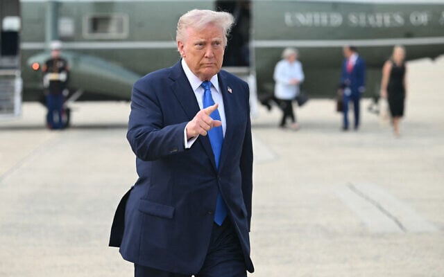 US President Donald Trump walks to Air Force One prior to departing from Joint Base Andrews in Maryland on May 1, 2025 (SAUL LOEB / AFP) US President Donald Trump walks to Air Force One prior to departing from Joint Base Andrews in Maryland on May 1, 2025 (SAUL LOEB / AFP)