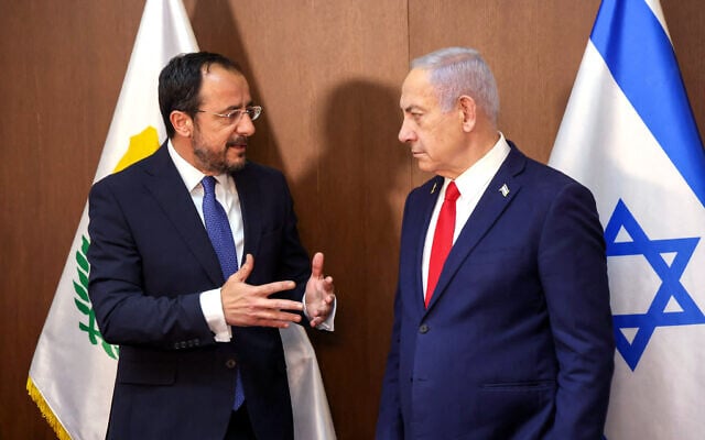 This handout picture released by the Cyprus Press and Information Office (PIO) shows Cyprus' President Nikos Christodoulides (L) meeting with Israeli Prime Minister Benjamin Netanyahu during an official visit in Jerusalem on May 4, 2025. (Stavros IOANNIDES / PIO / AFP) This handout picture released by the Cyprus Press and Information Office (PIO) shows Cyprus' President Nikos Christodoulides (L) meeting with Israeli Prime Minister Benjamin Netanyahu during an official visit in Jerusalem on May 4, 2025. (Stavros IOANNIDES / PIO / AFP)