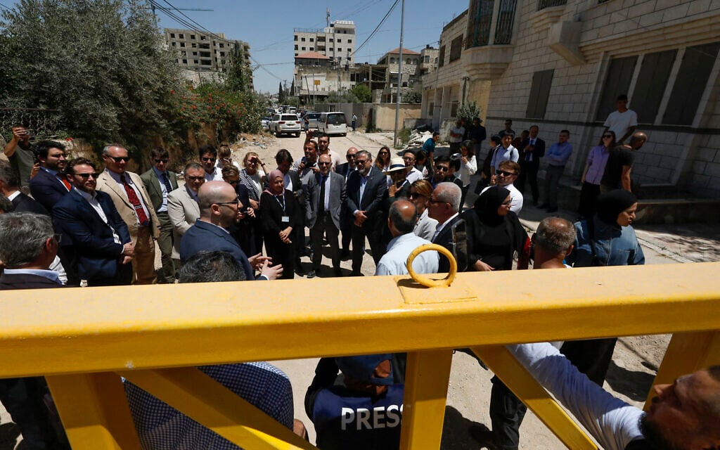 Troops fire in air to ward off foreign diplomats touring Jenin; IDF apologizes