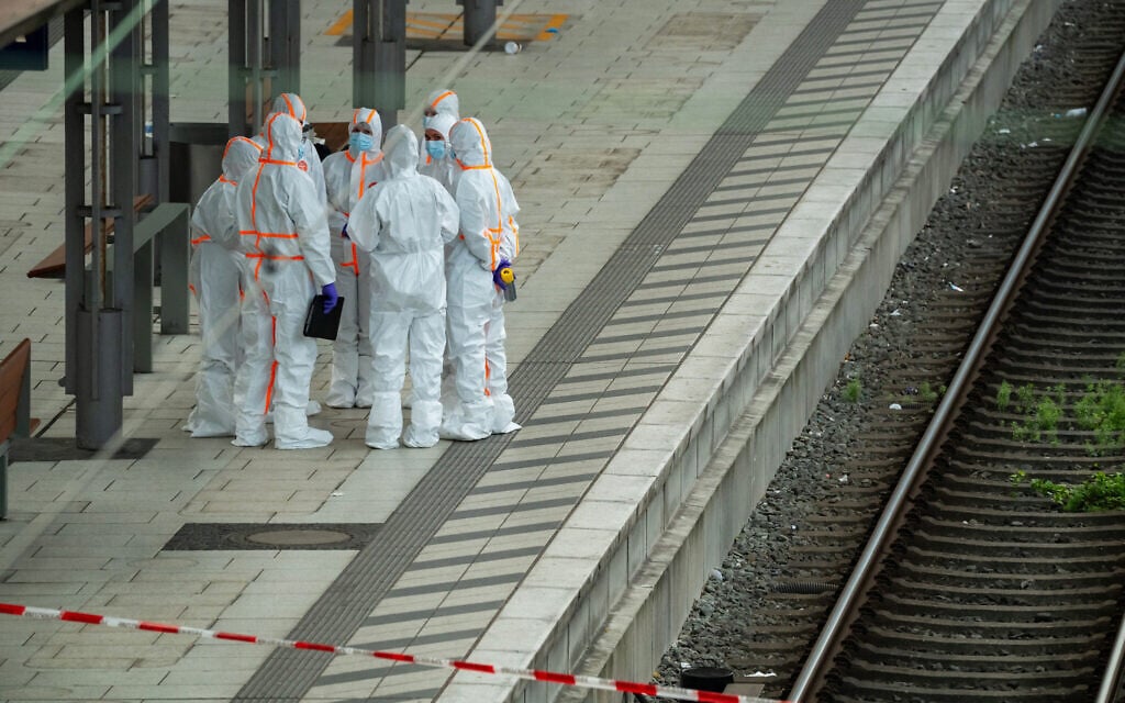 17 injured, 4 seriously, in stabbing at Hamburg train station; woman detained