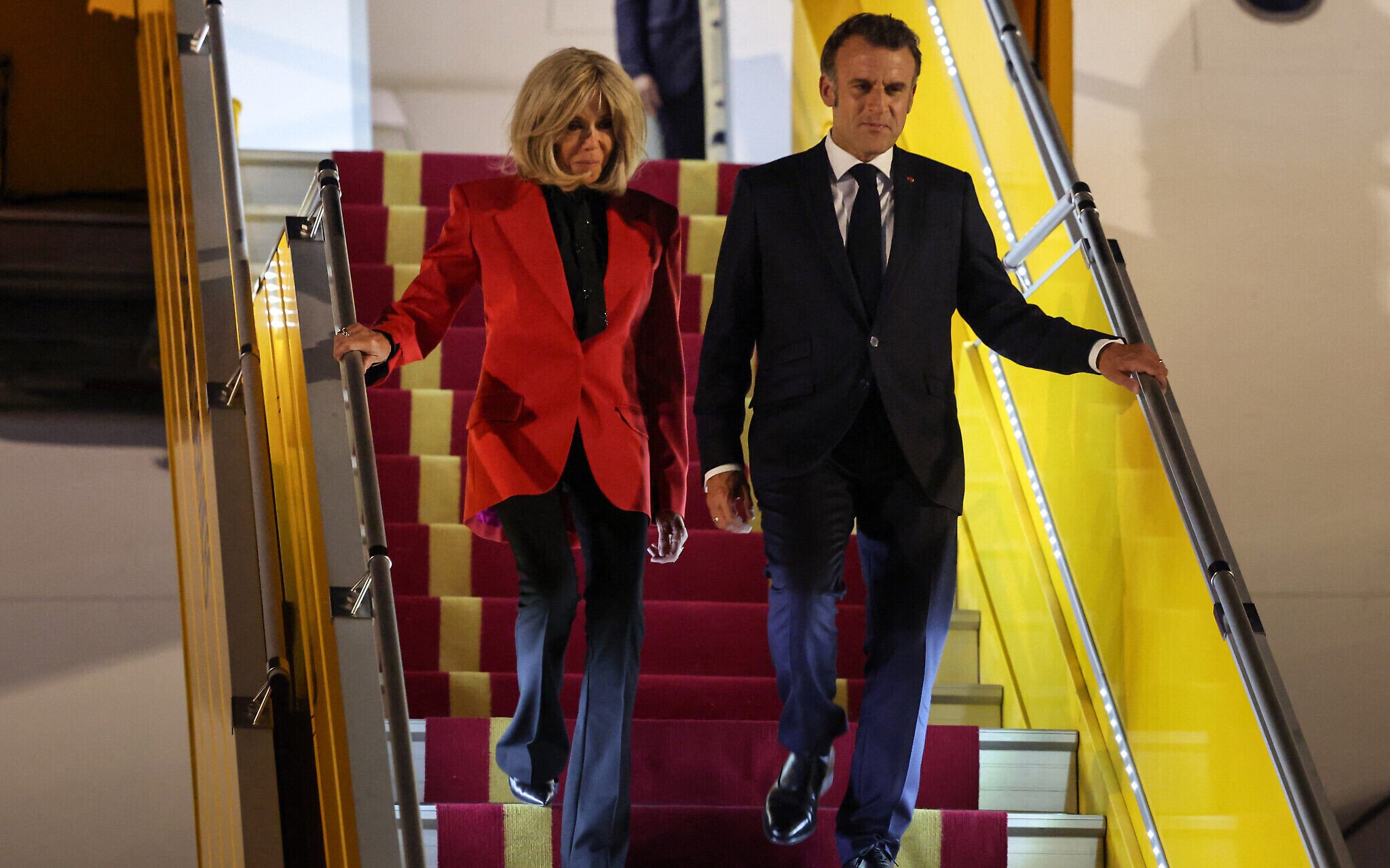 NextImg:Macron’s office downplays shove in the face from his wife