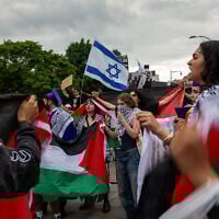 Illustrative: Pro- and anti-Israel protesters face off outside the Barclays Center in Brooklyn, New York, May 30, 2025. (SPENCER PLATT / Getty Images via AFP)