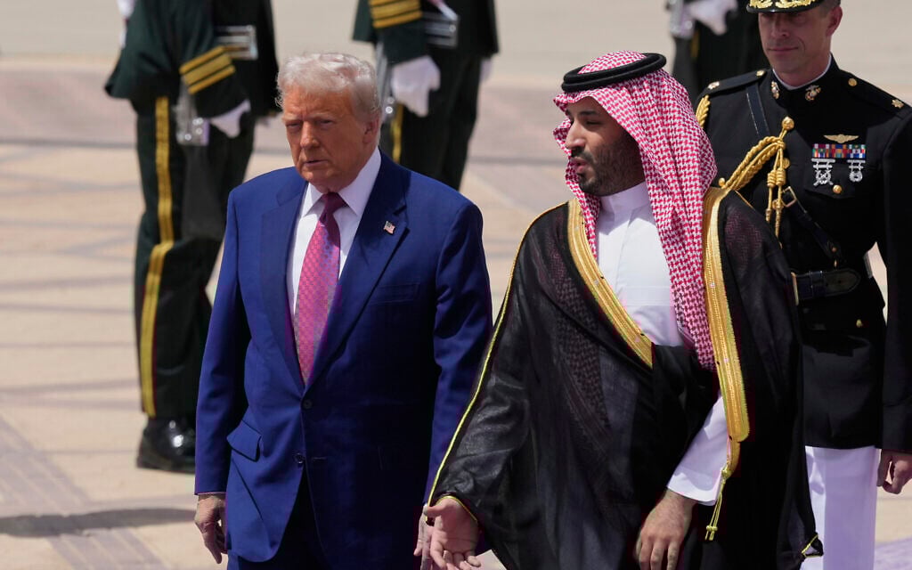 Trump gets grand welcome in Saudi Arabia, his landmark Mideast visit’s first leg