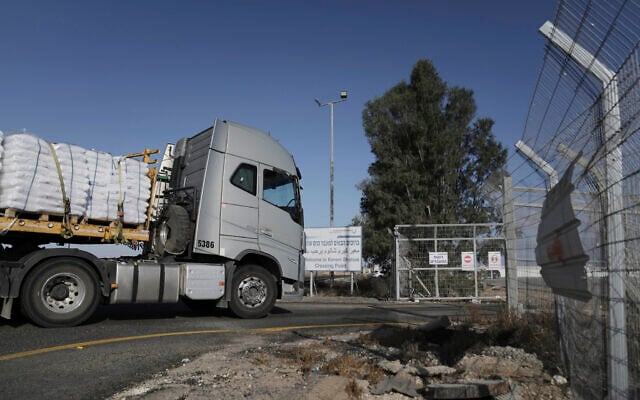 A truck carrying humanitarian aid for the Gaza Strip enters to Kerem Shalom Crossing in southern Israel, Tuesday May 20, 2025. (AP Photo/Maya Alleruzzo) A truck carrying humanitarian aid for the Gaza Strip enters to Kerem Shalom Crossing in southern Israel, Tuesday May 20, 2025. (AP Photo/Maya Alleruzzo)