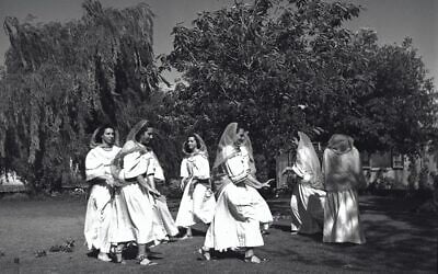 Shavuot celebrations in Kibbutz Ramat Yohanan in 1945 (Credit Yaakov Rosner/KKL-JNF archive)