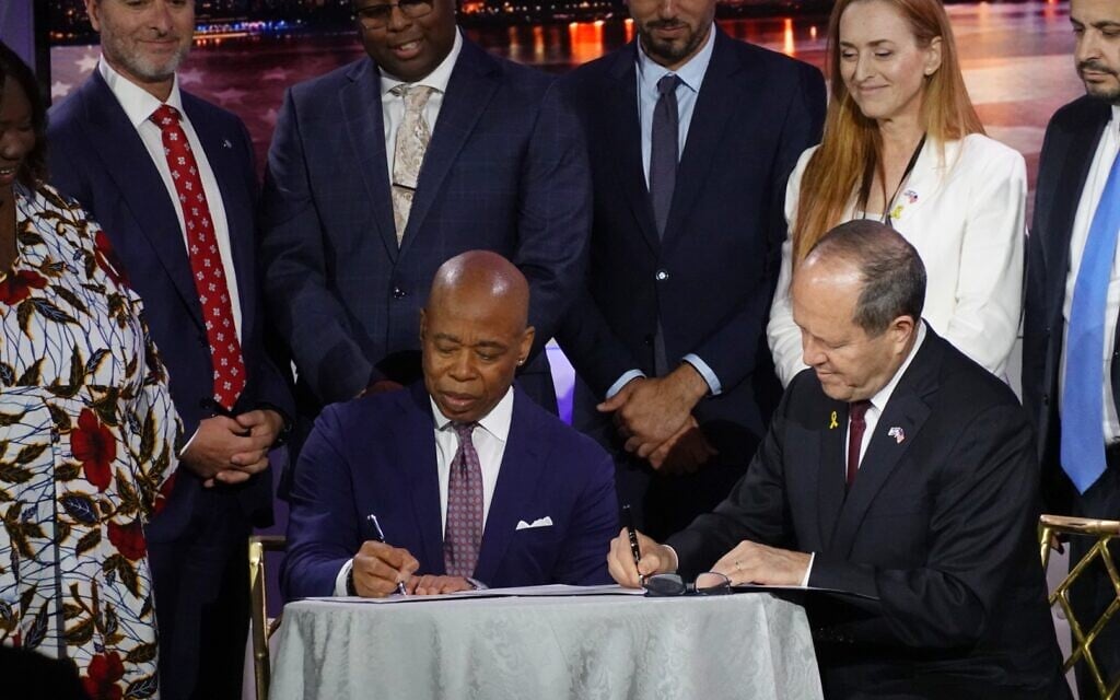 New York City mayor announces business council to build economic ties with Israel