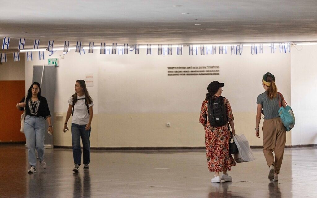 Bill allowing gender segregation in graduate courses passes 1st Knesset vote