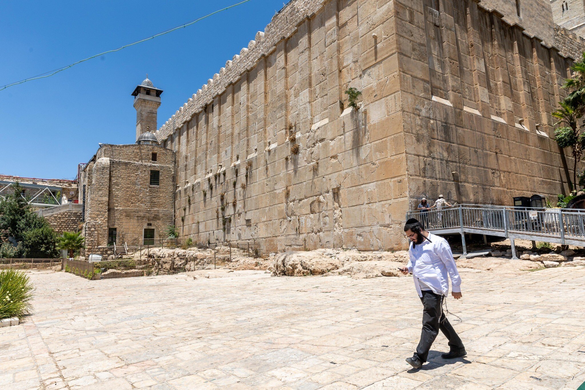 NextImg:Israel to take administrative control over Tomb of Patriarchs for construction work