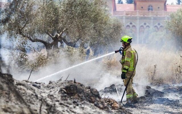 The the damage caused from a massive wildfire in Latrun, May 1, 2025. (Avshalom Sassoni/Flash90)