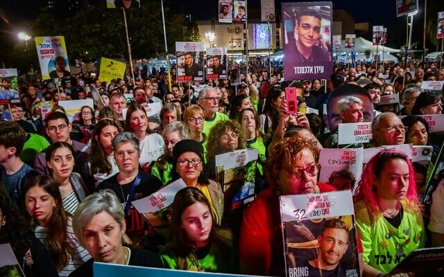 A rally calling for the release of hostages at Tel Aviv's Hostages Square, May 3, 2025 (Avshalom Sassoni/Flash90)