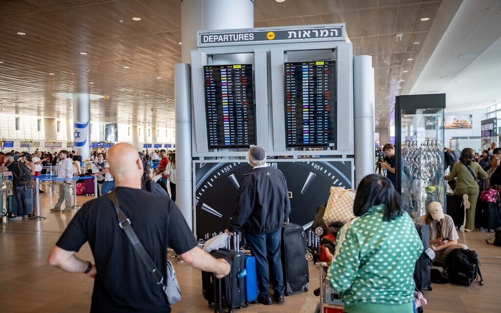 Foreign airlines extend suspension of Israel flights over Houthi missile attack