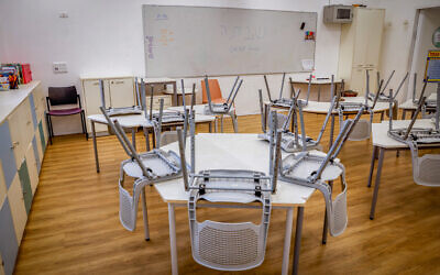 View of an empty classroom at a school in Tel Aviv, during a strike, on May 4, 2025. Yehoshua Yosef/Flash90)