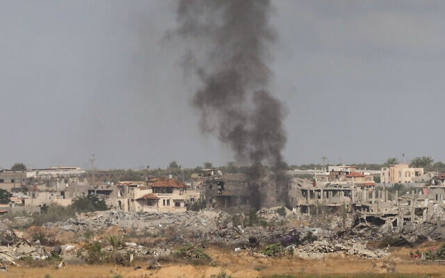 Smoke rises from an Israeli military operation in the Gaza Strip, as seen from the Israeli side of the border, May 19, 2025. (Flash90)