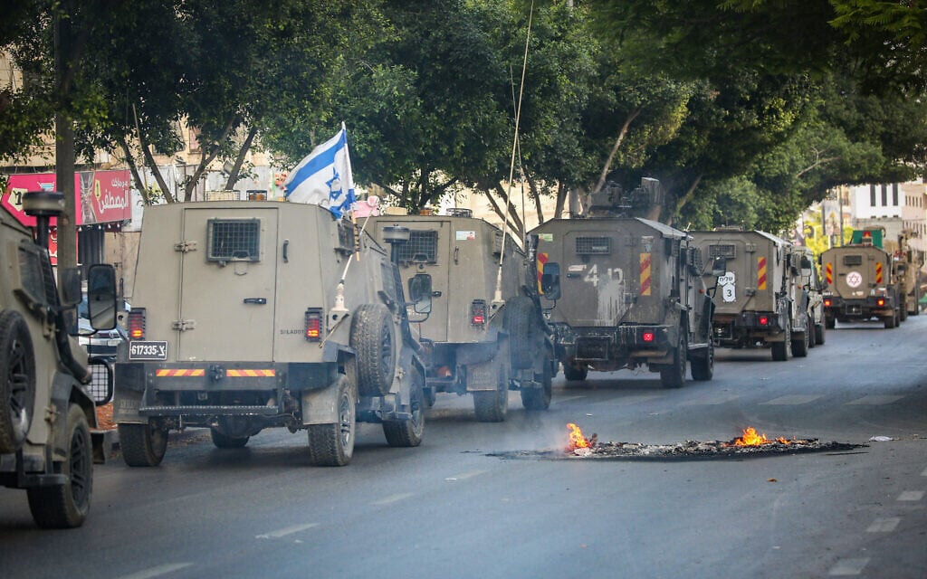 Israeli security forces raid the West Bank city of Nablus, May 29, 2025. (Nasser Ishtayeh/Flash90)