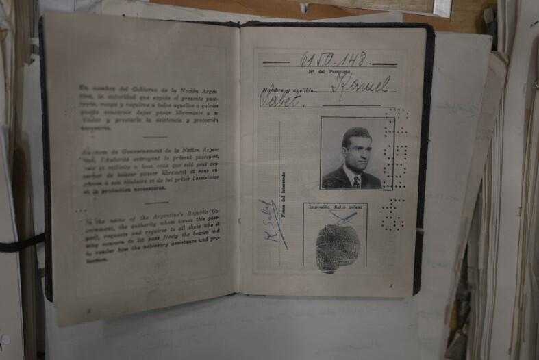 NextImg:Sources: Syrian gov’t found Eli Cohen dossier after Assad’s fall, offered it to Israel