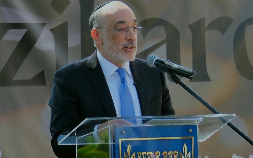 South Africa’s chief rabbi lauds Trump but calls his Afrikaner refugee policy a ‘mistake’