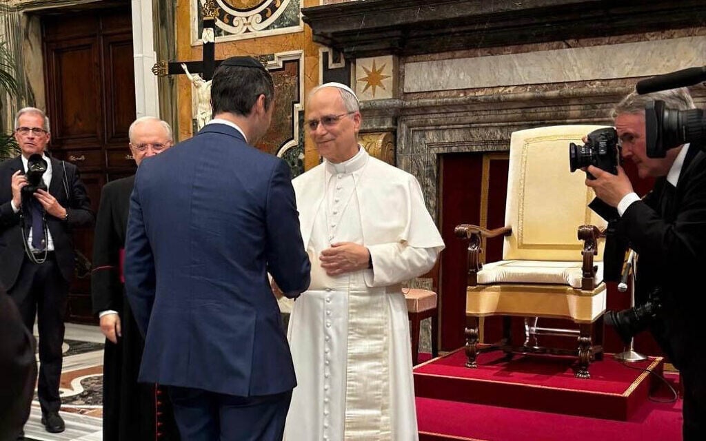 Meeting Jewish leaders, Pope Leo acknowledges challenges, reaffirms dialogue