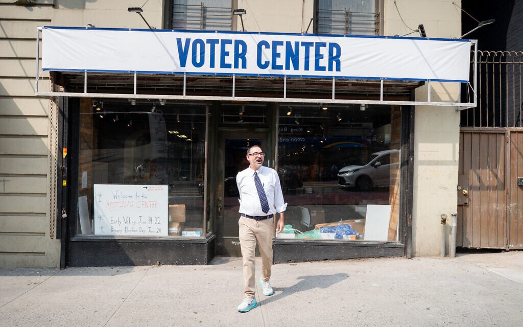 Jewish voter campaign seeks ‘generational shift’ as it hits streets for NYC primary
