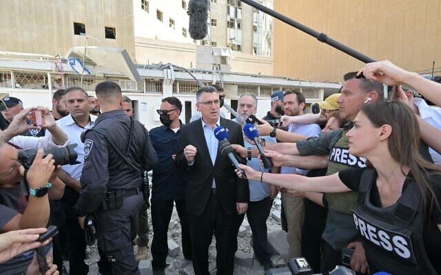 Foreign Minister Gideon Sa'ar at the site of an Iranian missile strike on Soroka Medical Center in Beersheba, June 19, 2025. (Shlomi Amsallem/GPO)