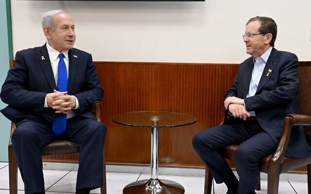Prime Minister Benjamin Netanyahu (left) briefs President Isaac Herzog on June 17, 2025. (Avi Ohayon / GPO) Prime Minister Benjamin Netanyahu (left) briefs President Isaac Herzog on June 17, 2025. (Avi Ohayon / GPO)