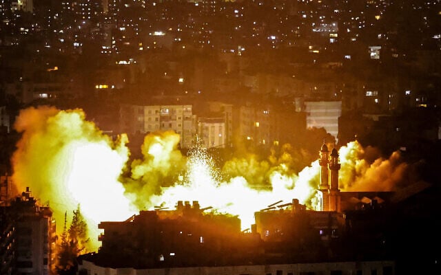 Smoke and fire erupt from the site of an Israeli airstrike on Beirut's southern suburbs, June 5, 2025. (IBRAHIM AMRO / AFP)