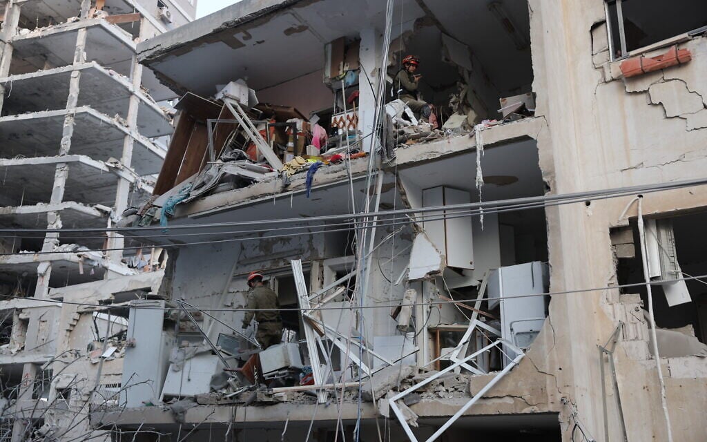 6 dead, including 2 children, in Iranian missile strike on Bat Yam apartment building