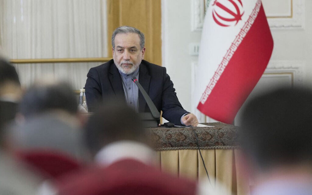 European and Iranian diplomats to meet as US delays decision on joining strikes
