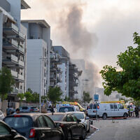 The scene of an Iranian ballistic missile impact in the southern city of Beersheba, June 20, 2025. (Emanuel Fabian/Times of Israel)