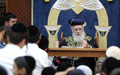 Rabbi Yitzhak Yosef delivers a lesson in Safed, on September 17, 2024. (David Cohen/Flash90)