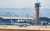 An El Al repatriation flight lands at Ben Gurion Airport near Tel Aviv amid the war with Iran, June 18, 2025. (Yossi Aloni/Flash90)