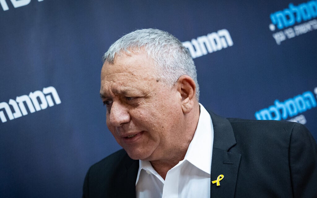 In political shakeup, National Unity No. 2 Eisenkot set to leave party, quit Knesset