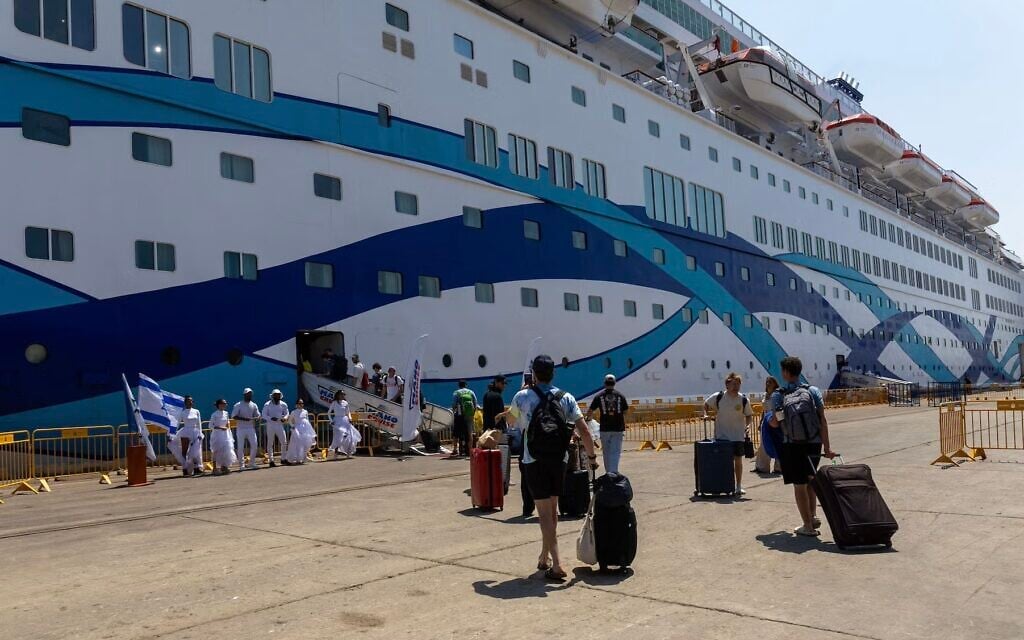 As skies shuttered, Birthright participants leave Israel on Cyprus-bound cruise ship