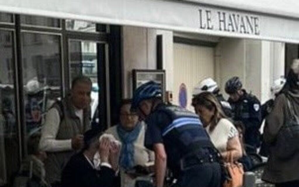 Palestinian arrested for assaulting rabbi with a chair at a Paris cafe