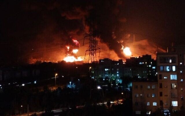 Fire at Iran's Shahran oil depot, early on June 14, 2025 (X screenshot; used in accordance with clause 27a of the copyright law)