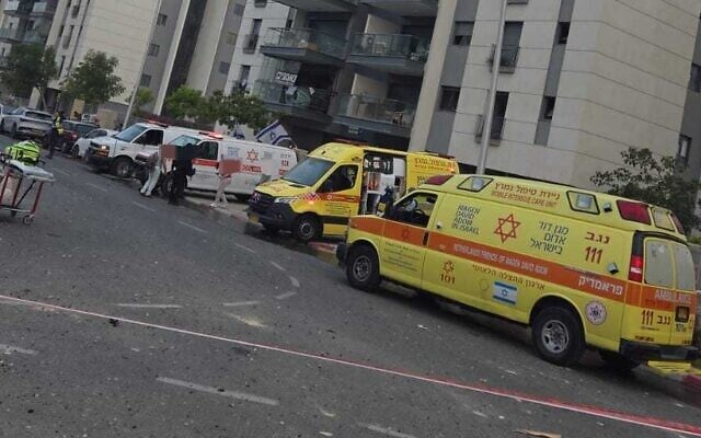 The scene of an Iranian ballistic missile impact in the southern city of Beersheba, June 20, 2025. (Magen David Adom) The scene of an Iranian ballistic missile impact in the southern city of Beersheba, June 20, 2025. (Magen David Adom)