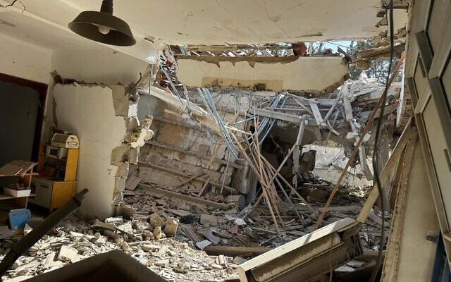 The scene of a missile impact in Beersheba on June 20, 2025. (Israel Police)