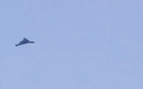 An Iranian drone, apparently en route to Israel, is seen over Iraq on June 13, 2025 (Screen grab used in accordance with Clause 27a of the Copyright Law)