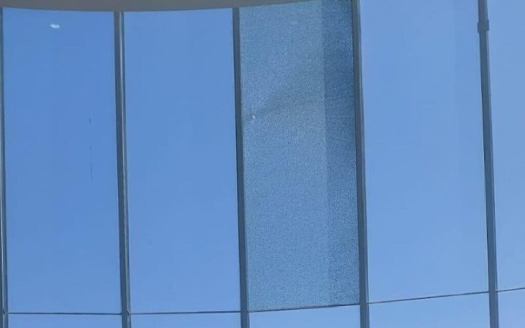 A shattered window at the Supreme Court building in Jerusalem, on the night of June 5, 2025 (Screenshot used in accordance with clause 27a of the copyright law)