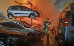 An Iranian missile attack sparks a fire in a parking lot in central Israel early on June 18, 2025 (X screenshot, used in accordance with clause 27a of the copyright law)