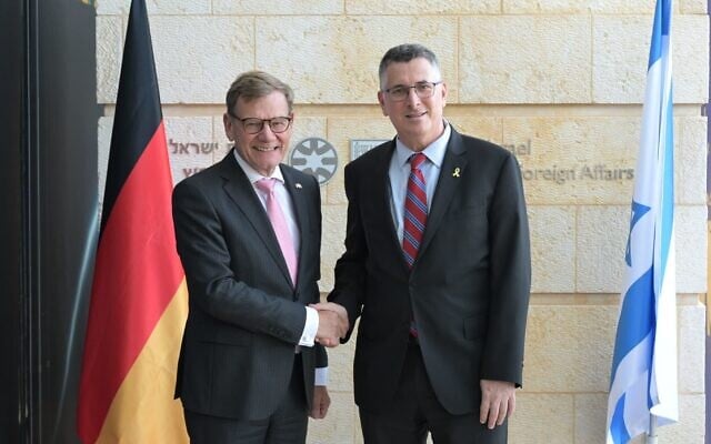 German Foreign Minister Johann Wadephul poses for a photo with his Israeli counterpart, Gideon Sa'ar, ahead of a meeting at the Foreign Ministry in Jerusalem, on July 31, 2025 (Shlomi Amsalem/GPO) German Foreign Minister Johann Wadephul poses for a photo with his Israeli counterpart, Gideon Sa'ar, ahead of a meeting at the Foreign Ministry in Jerusalem, on July 31, 2025 (Shlomi Amsalem/GPO)