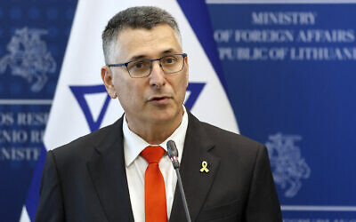 Foreign Minister Gideon Sa'ar addresses a joint press conference with his Lithuanian counterpart at the Foreign Ministry in Vilnius on July 1, 2025. (Petras Malukas / AFP)