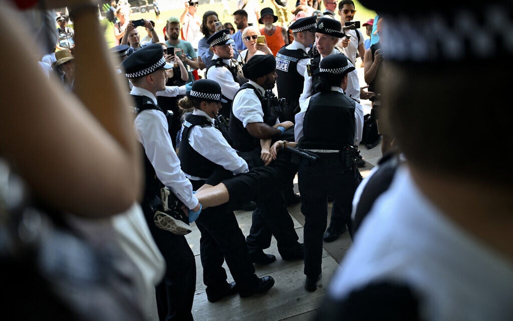 UK cops arrest Palestine Action supporters demonstrating against terror proscription