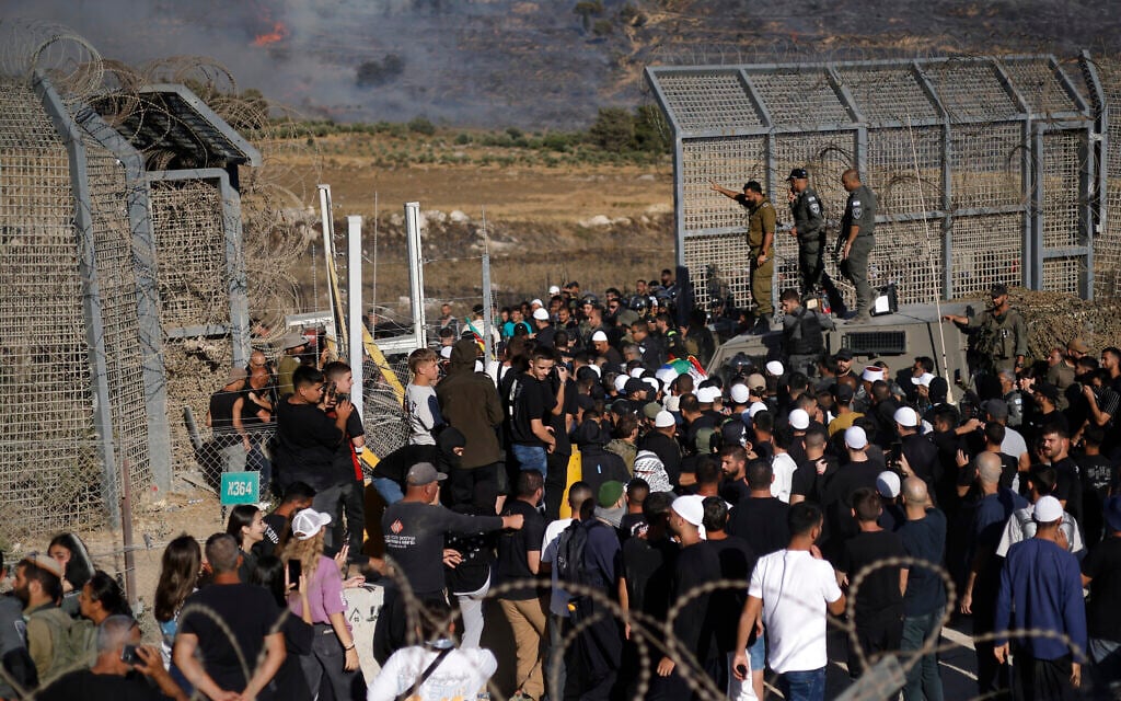 Syrian gov’t forces begin withdrawing from Sweida as Israel vows to protect Druze