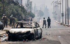 Bedouin tribal gunmen in a neighborhood in Sweida in Syria's southern province, despite an announcement by the Syrian interim president of an immediate ceasefire on July 19, 2025 (Bakr ALKASEM / AFP)