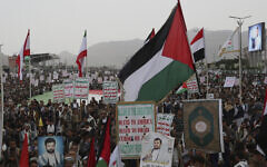 Houthi supporters shout slogans during an anti-US and anti-Israel weekly rally in Sanaa, Yemen, July 4, 2025. (AP Photo/Osamah Abdulrahman)