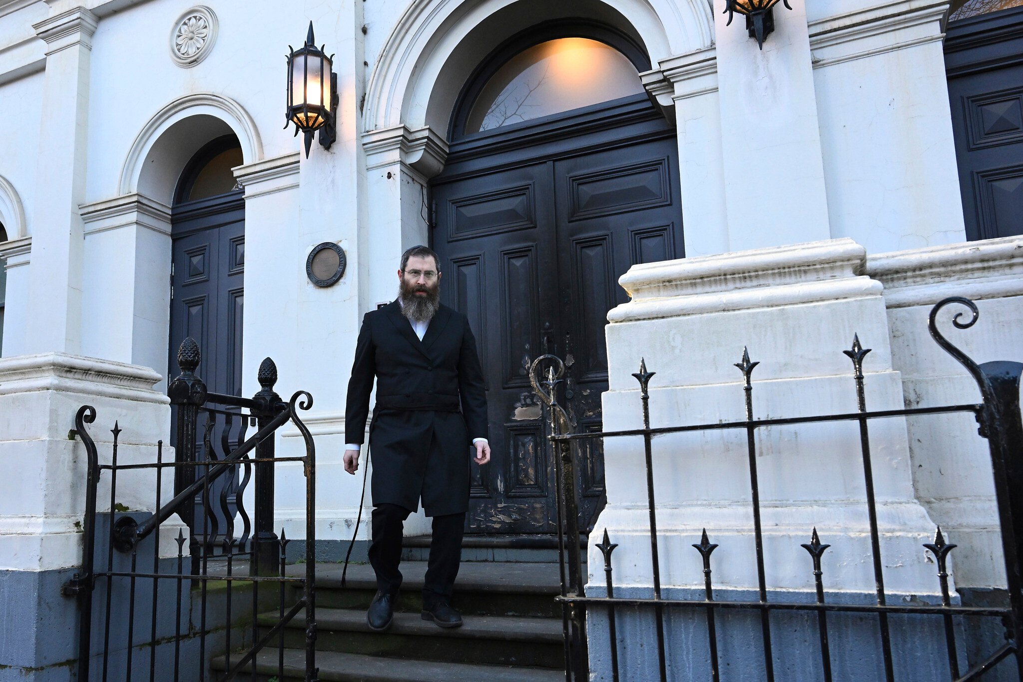 Melbourne Synagogue Arson Evacuates 20 in Rising Anti-Semitic Attacks